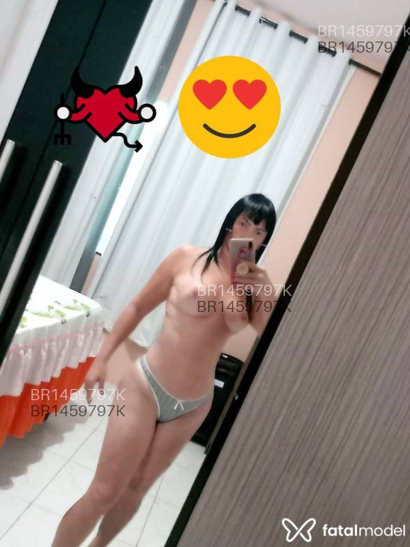Acompanhante mulher com cabelo castanho de olhos verdes - Priscilla Ferraz Acompanhante mulher com cabelo castanho de olhos verdes - Priscilla Ferraz