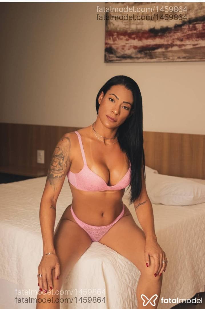 Acompanhante mulher morena (o) de olhos castanhos - Emily