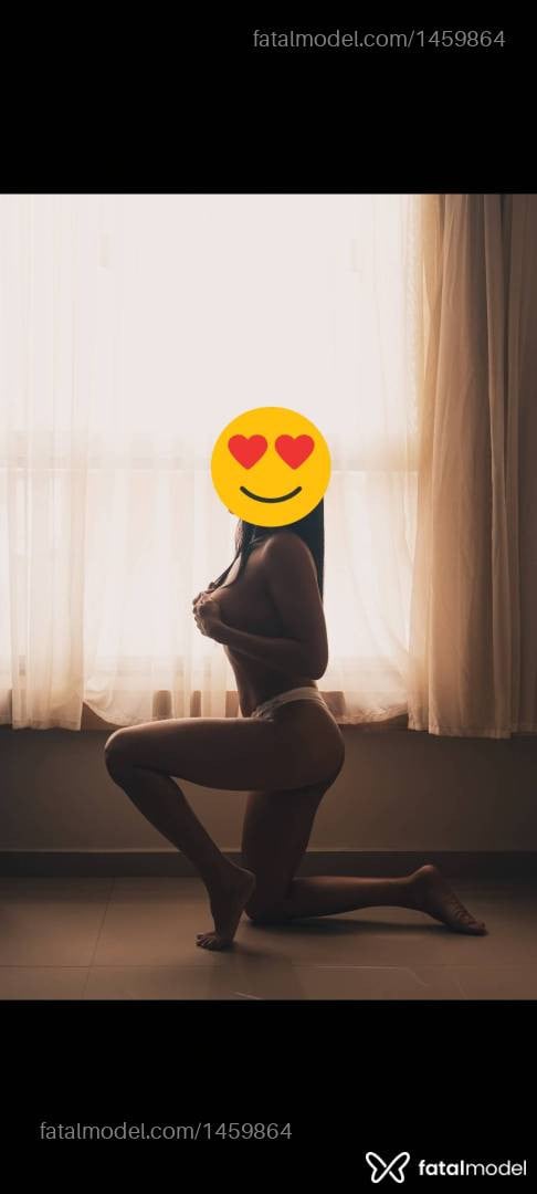 Acompanhante mulher morena (o) de olhos castanhos - Emily