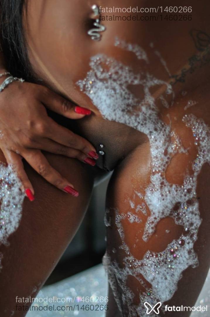 Acompanhante mulher morena (o) de olhos castanhos em Garopaba - Thalita Oliveira