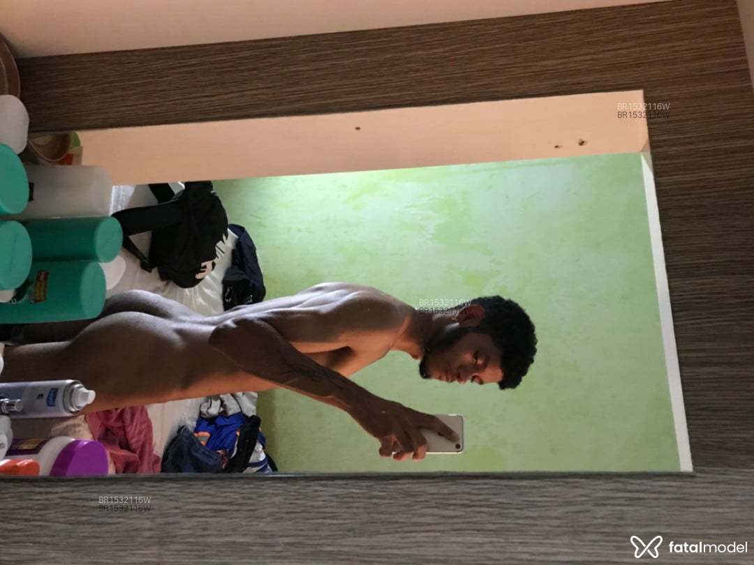 Acompanhante homem morena (o) de olhos pretos em Cuiabá Acompanhante homem morena (o) de olhos pretos em Cuiabá - Ramires