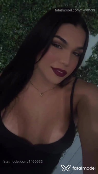 Acompanhante travesti com cabelo castanho de olhos castanhos em Caraguatatuba Acompanhante travesti com cabelo castanho de olhos castanhos em Caraguatatuba - Bruninha
