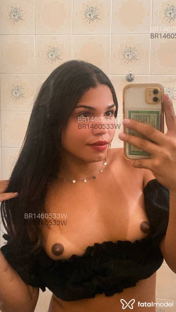 Acompanhante travesti com cabelo castanho de olhos castanhos em Caraguatatuba Acompanhante travesti com cabelo castanho de olhos castanhos em Caraguatatuba - Bruninha