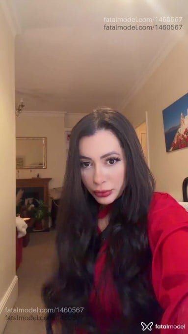 Acompanhante mulher com cabelo castanho de olhos castanhos - Camila Sales Acompanhante mulher com cabelo castanho de olhos castanhos - Camila Sales