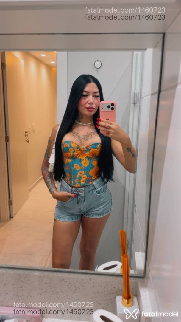 Acompanhante mulher morena (o) de olhos azuis em Poços de Caldas Acompanhante mulher morena (o) de olhos azuis em Poços de Caldas - Susii