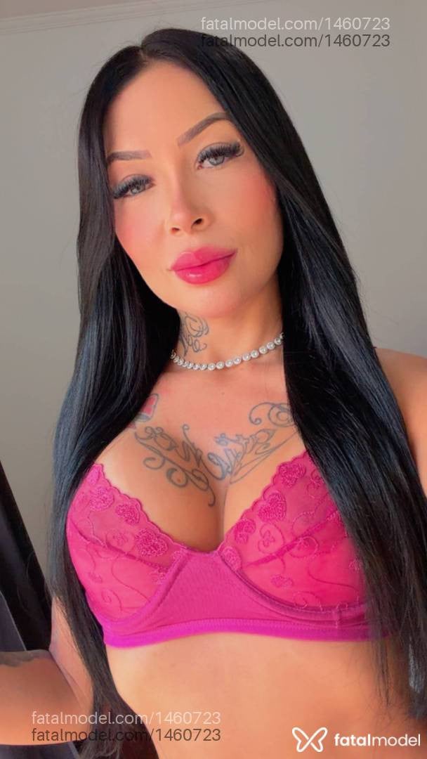 Acompanhante mulher morena (o) de olhos azuis - Susii