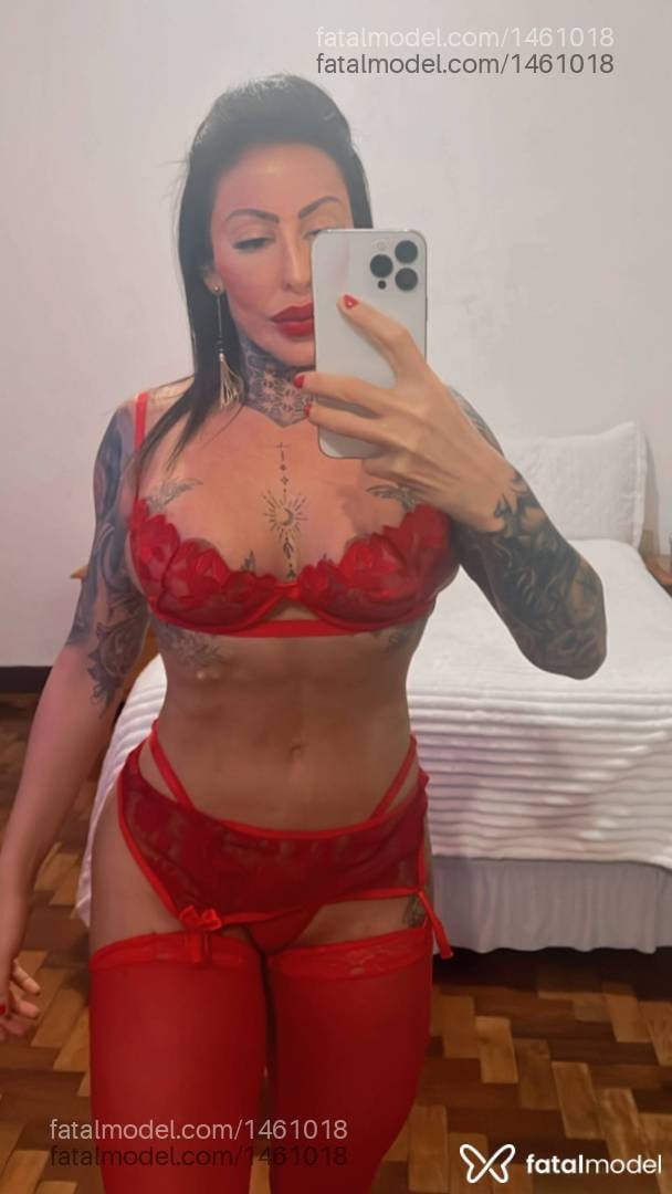 Acompanhante mulher loira (o) de olhos castanhos em Santa Maria - Carla Becker