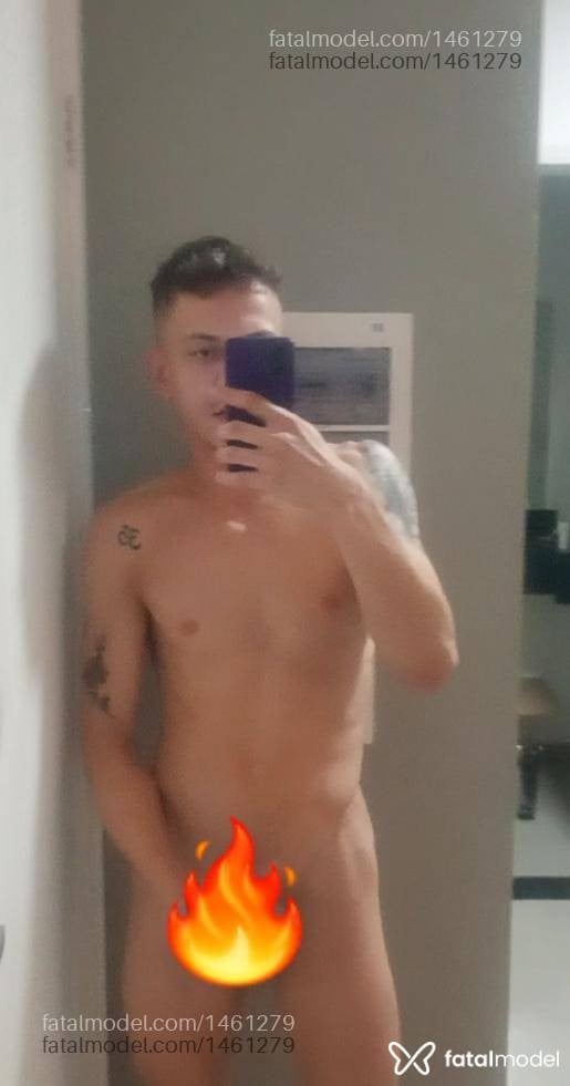 Acompanhante homem com cabelo castanho de olhos castanhos - Privati