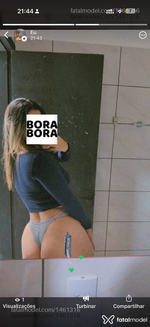 Acompanhante mulher loira (o) de olhos pretos - Thalia