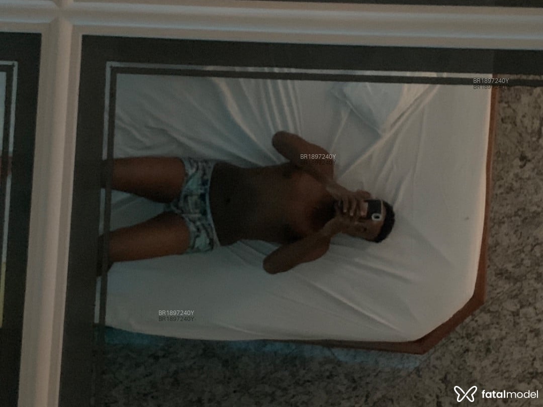 Acompanhante homem morena (o) de olhos pretos em Virtual - Kayzinho