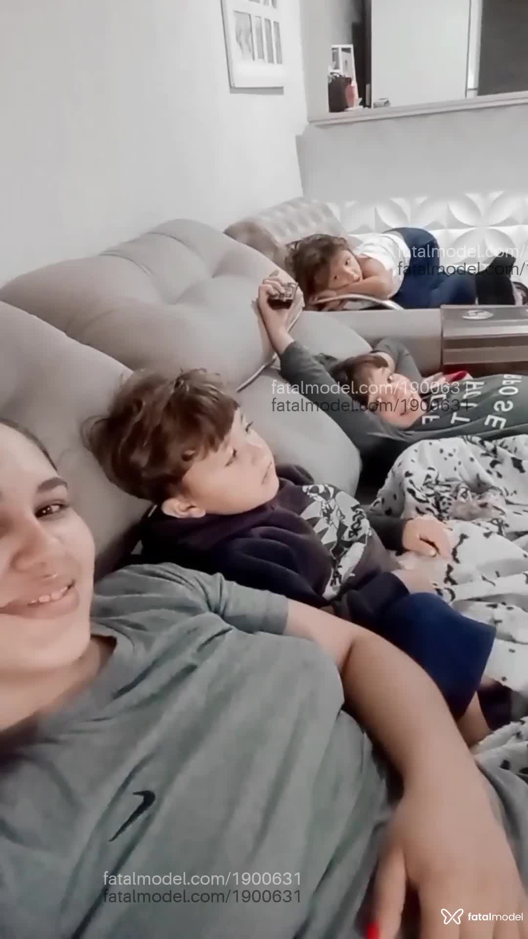 Acompanhante mulher morena (o) de olhos castanhos em Virtual - Raquel