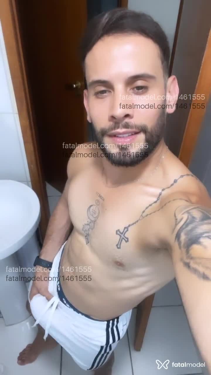 Acompanhante homem com cabelo castanho de olhos castanhos em Maringá - Eitor Sampaio