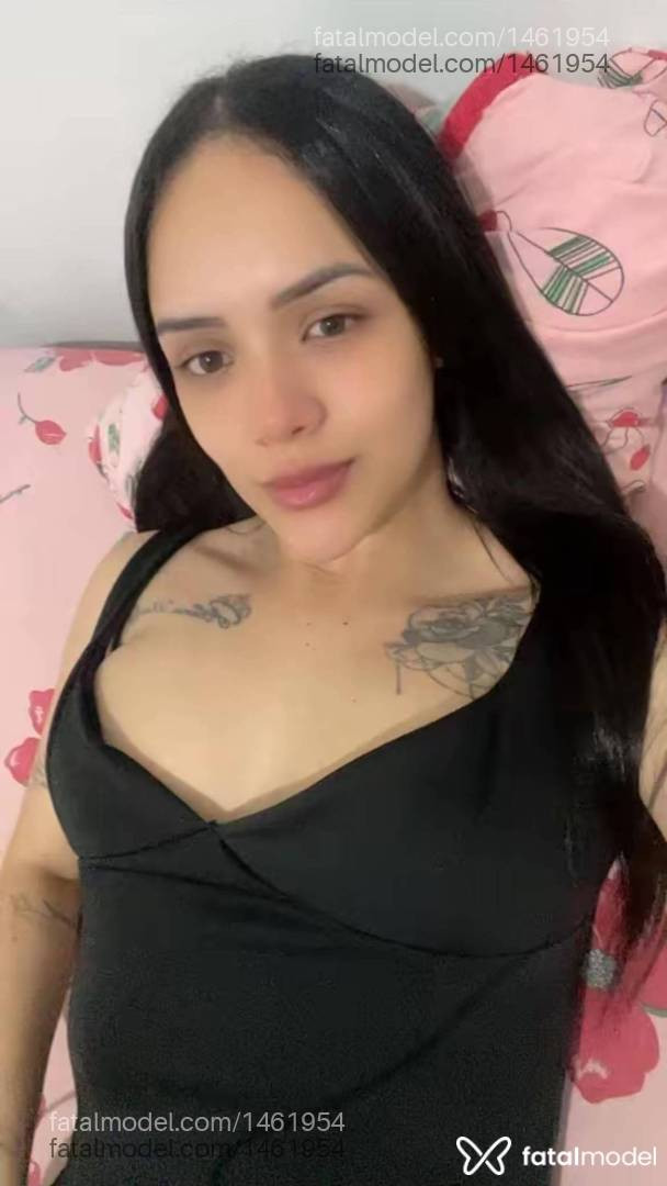 Acompanhante mulher com cabelo castanho de olhos castanhos - Larissa