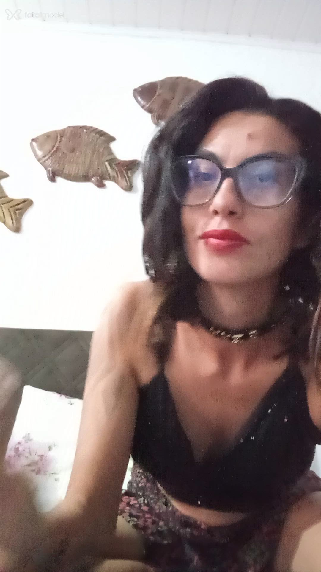 Acompanhante mulher morena (o) de olhos castanhos - Natiroots