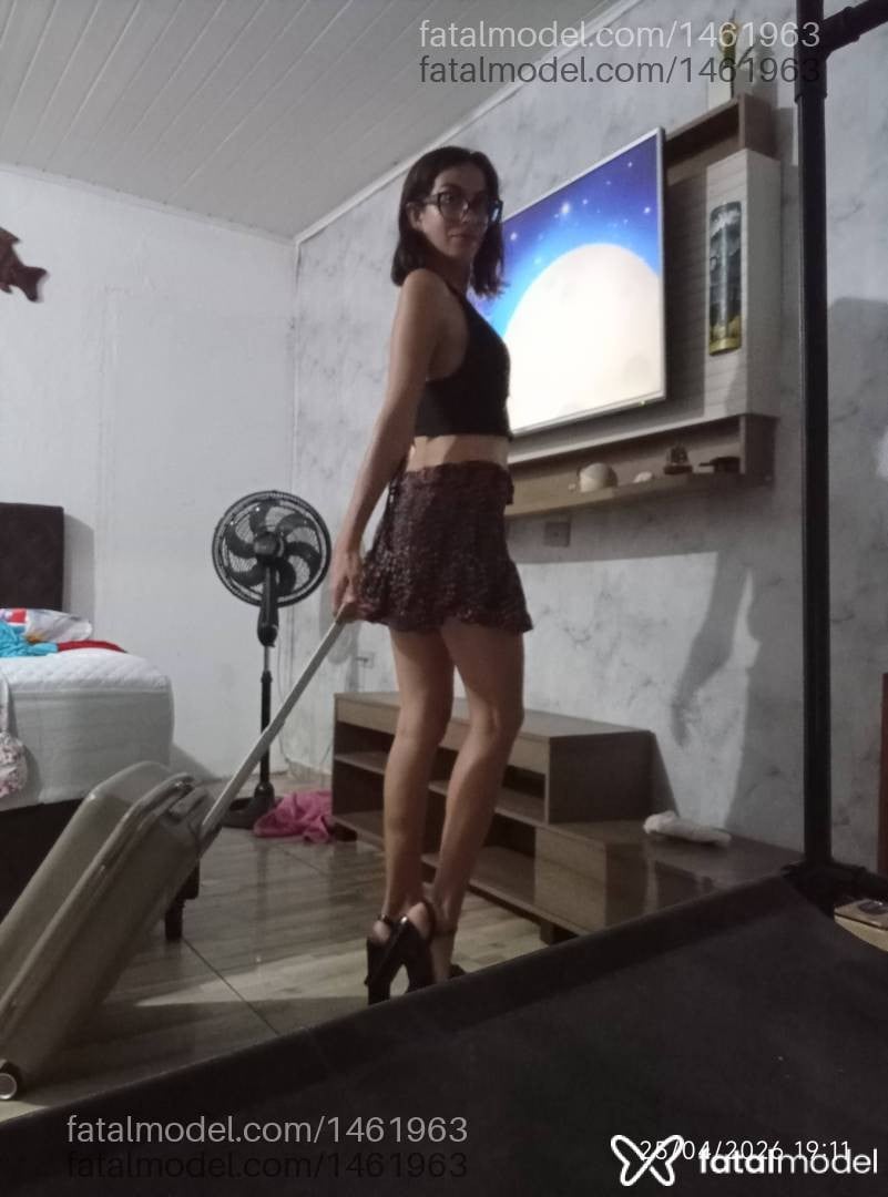 Acompanhante mulher morena (o) de olhos castanhos em Virtual - Natiroots