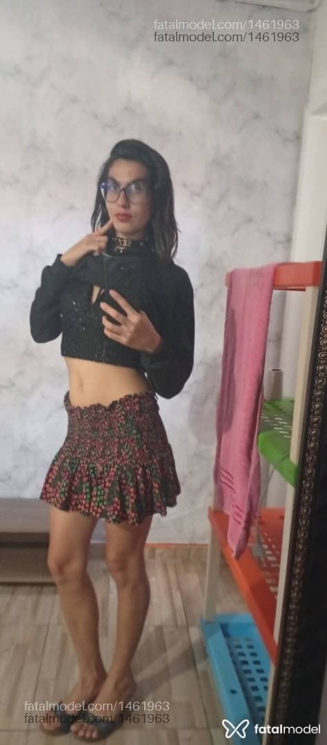 Acompanhante mulher morena (o) de olhos castanhos - Natiroots