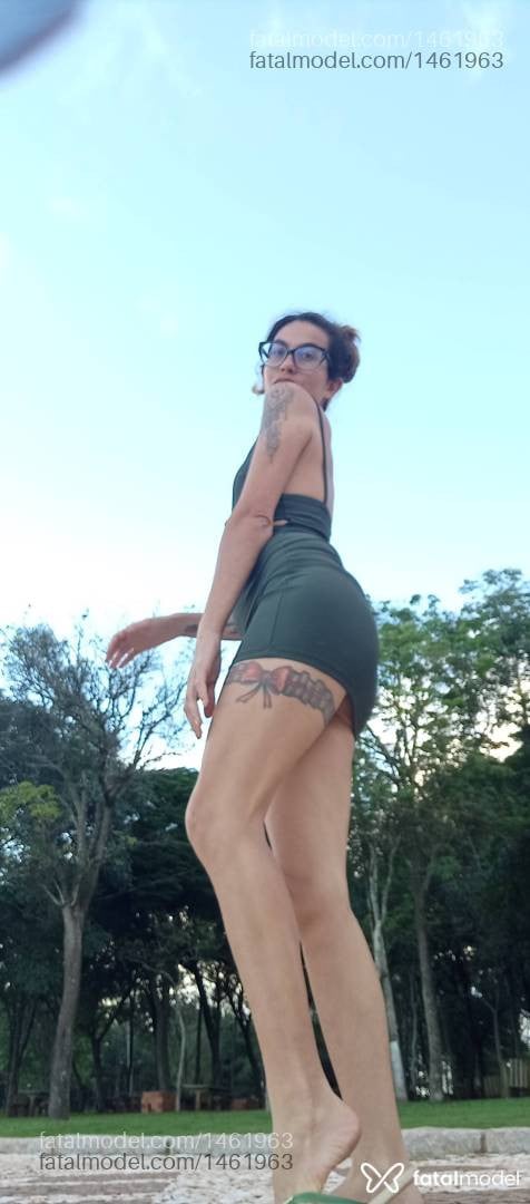 Acompanhante mulher morena (o) de olhos castanhos - Natiroots