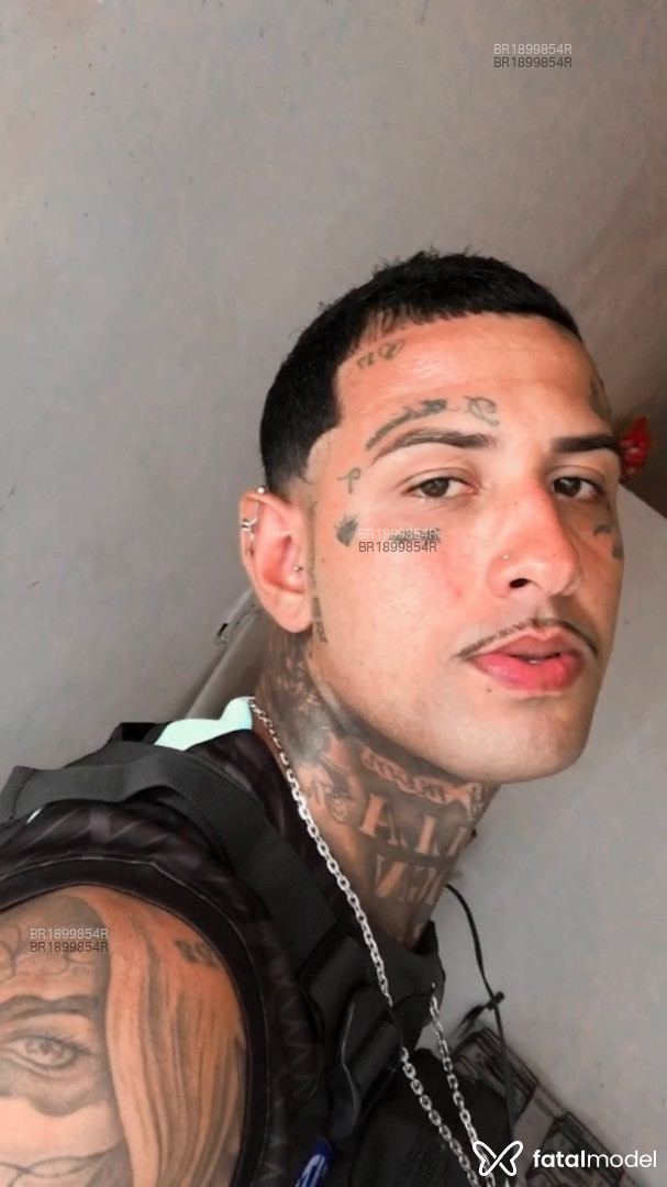Acompanhante homem morena (o) de olhos pretos - Digato Acompanhante homem morena (o) de olhos pretos - Digato