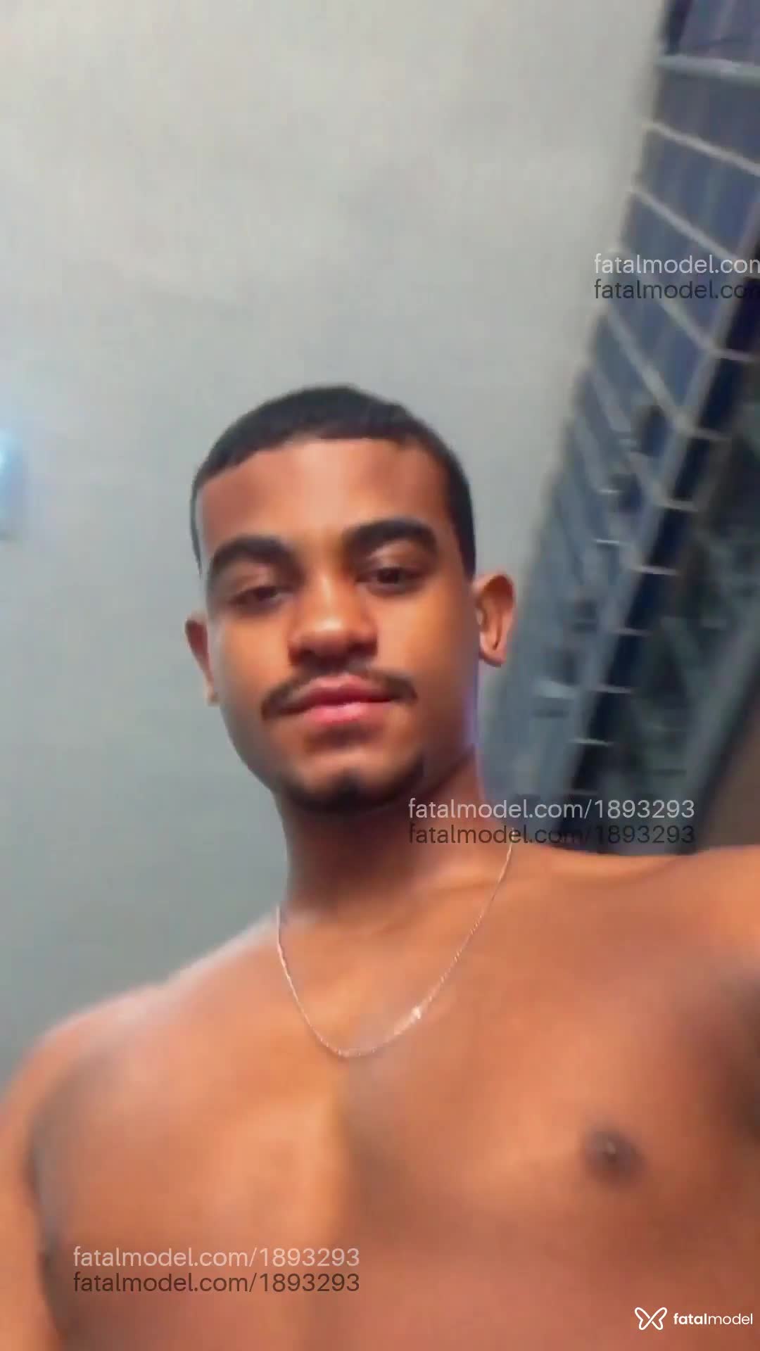 Acompanhante homem morena (o) de olhos pretos em Rio de Janeiro Acompanhante homem morena (o) de olhos pretos em Rio de Janeiro - Gabriel Baiano