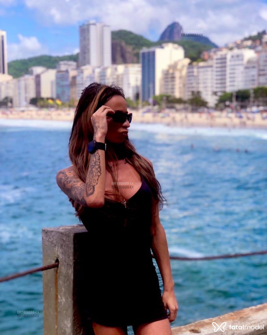 Acompanhante mulher trans loira (o) de olhos castanhos em Rio de Janeiro - Lacerda