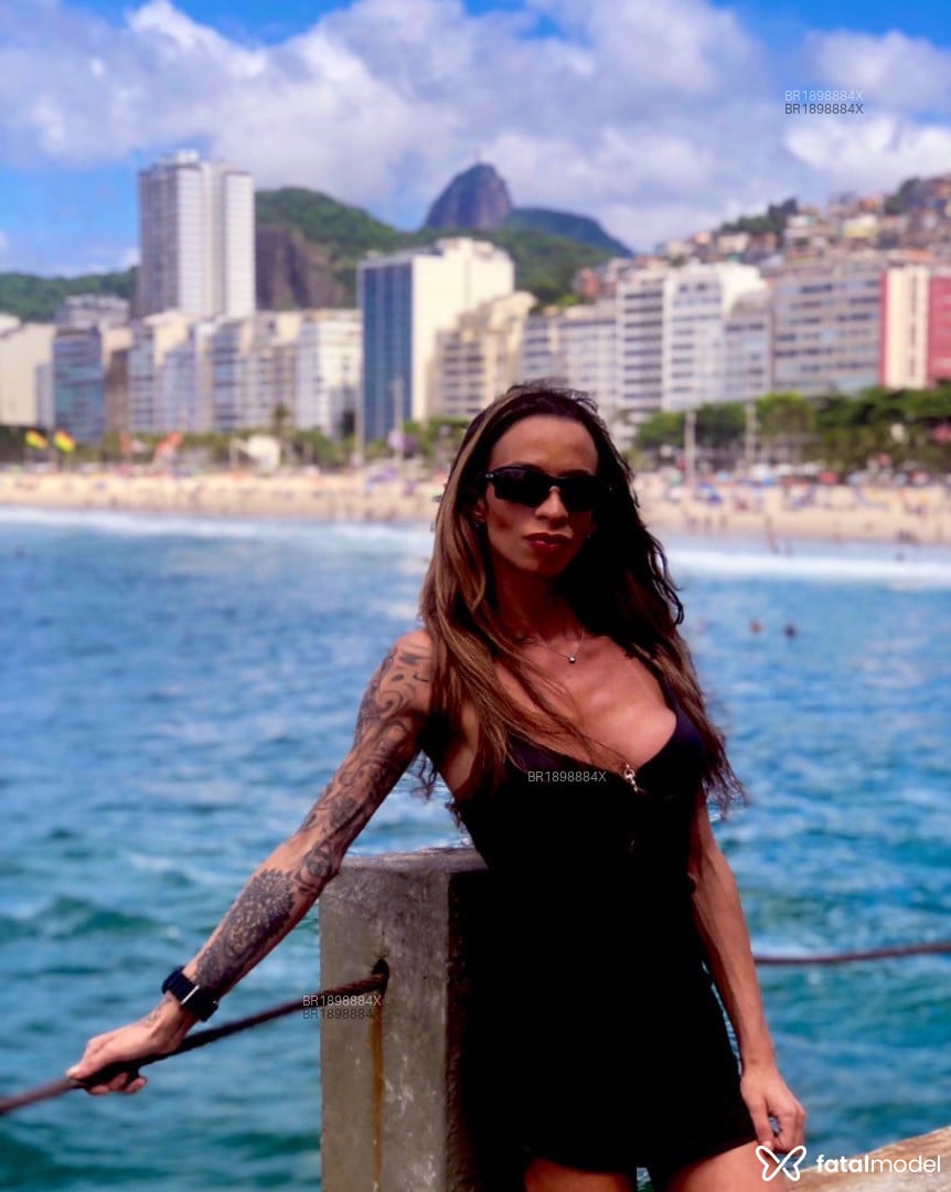 Acompanhante mulher trans loira (o) de olhos castanhos em Rio de Janeiro - Lacerda