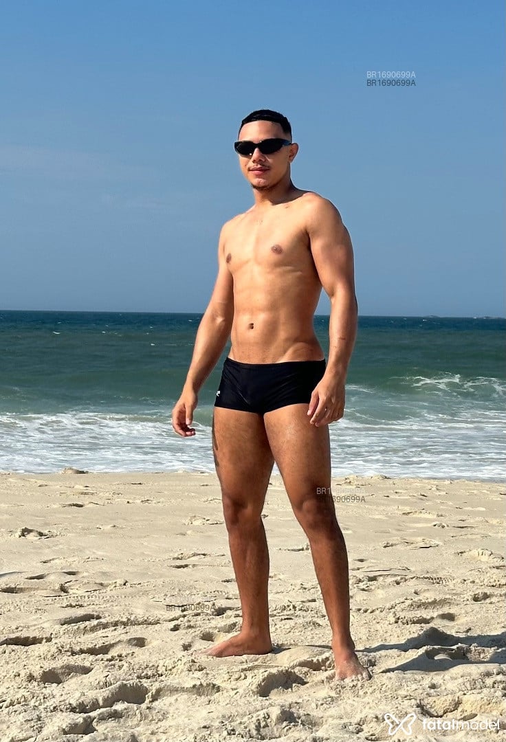 Acompanhante homem morena (o) de olhos castanhos - Lucas