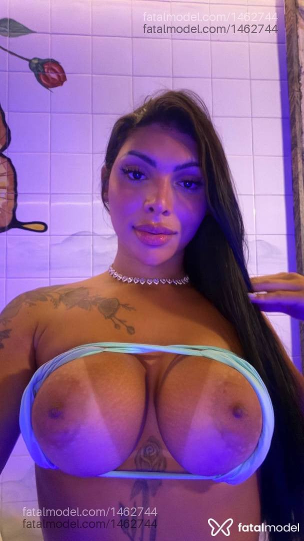 Acompanhante mulher trans morena (o) de olhos castanhos - Vivian Santinni