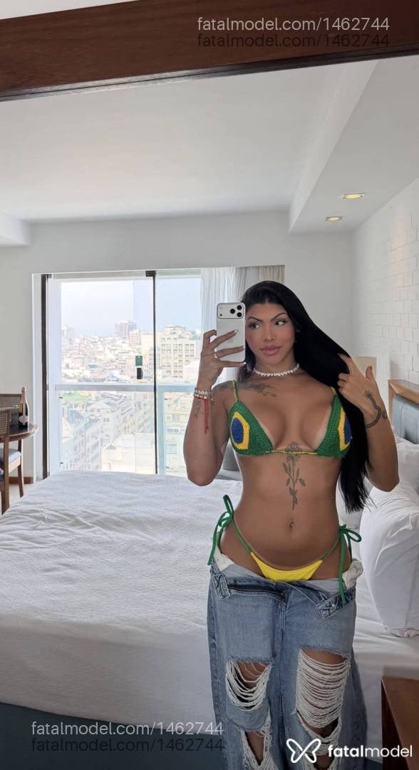 Acompanhante mulher trans morena (o) de olhos castanhos em São Paulo - Vivian Santinni