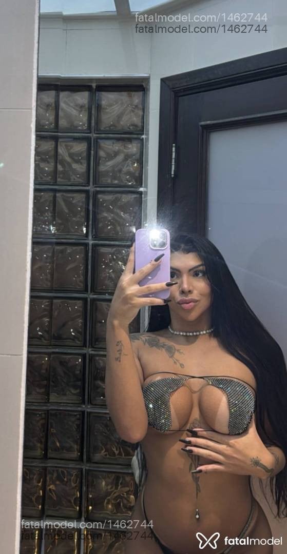 Acompanhante mulher trans morena (o) de olhos castanhos - Vivian Santinni
