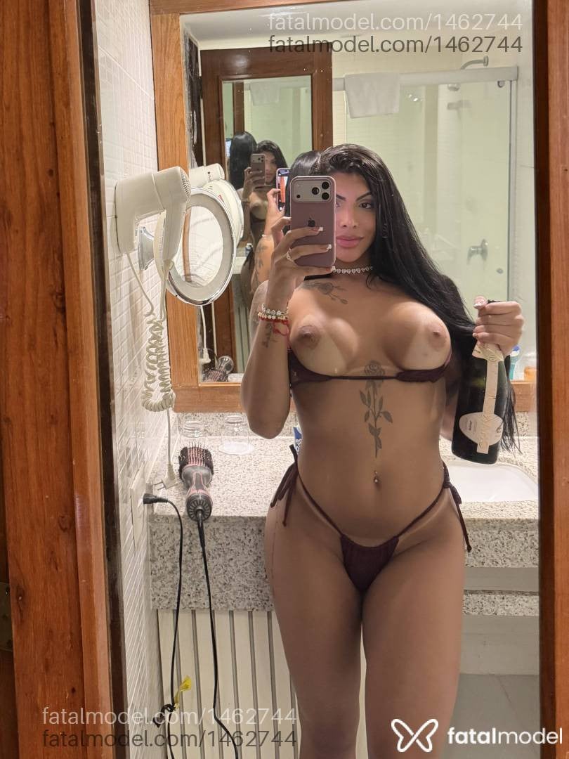 Acompanhante mulher trans morena (o) de olhos castanhos em São Paulo - Vivian Santinni