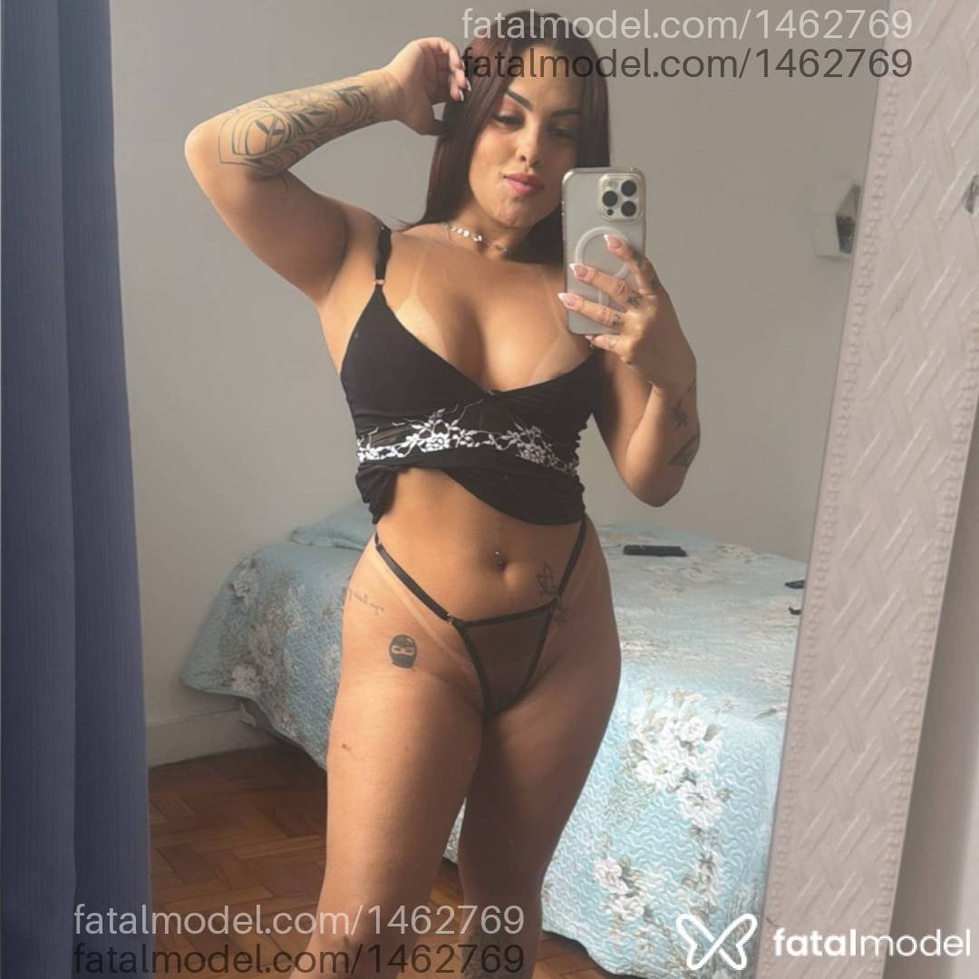 Acompanhante mulher morena (o) de olhos pretos - Marcela