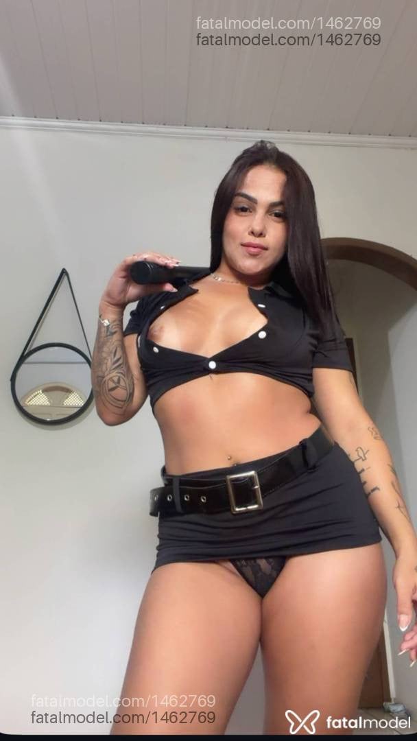 Acompanhante mulher morena (o) de olhos pretos - Marcela