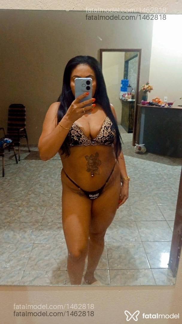 Acompanhante mulher morena (o) de olhos pretos - Lays Speace