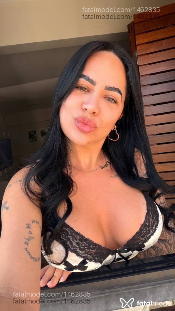Acompanhante mulher morena (o) de olhos castanhos - Dannyhoot