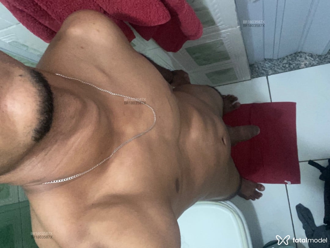 Acompanhante homem com cabelo castanho de olhos castanhos em Itaboraí Acompanhante homem com cabelo castanho de olhos castanhos em Itaboraí - Ricardo