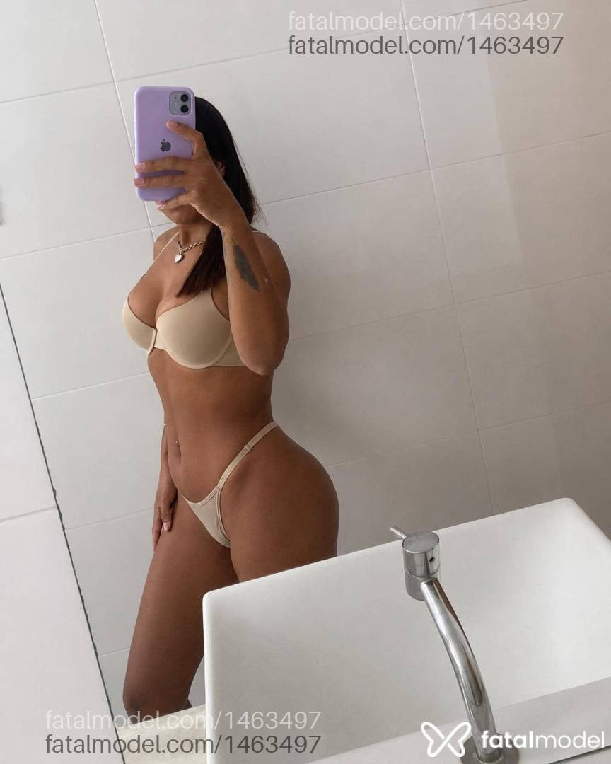 Acompanhante mulher com cabelo castanho de olhos castanhos - Melissa