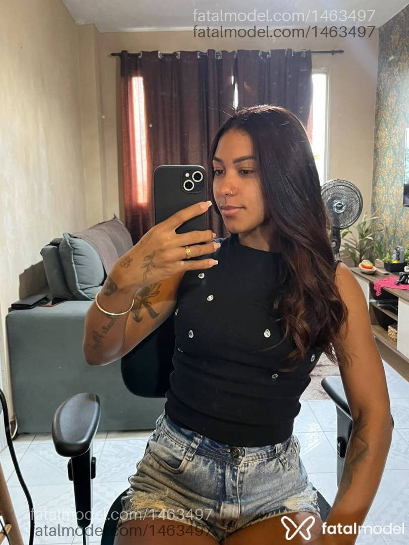 Acompanhante mulher com cabelo castanho de olhos castanhos - Melissa