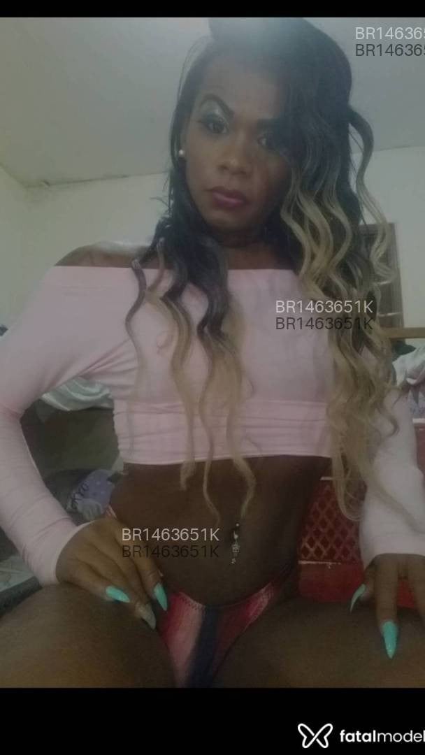 Acompanhante não-binário com cabelo castanho de olhos castanhos em Bebedouro - Angel salvattore