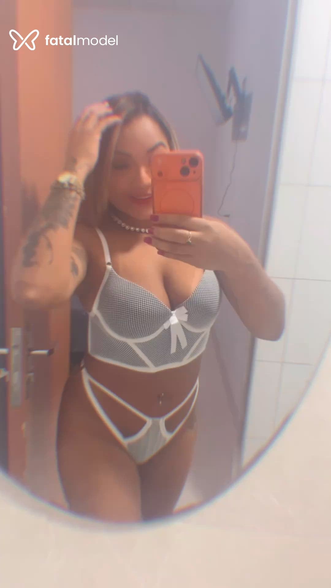 Acompanhante mulher loira (o) de olhos castanhos em Itaúna Acompanhante mulher loira (o) de olhos castanhos em Itaúna - Vivi Lima