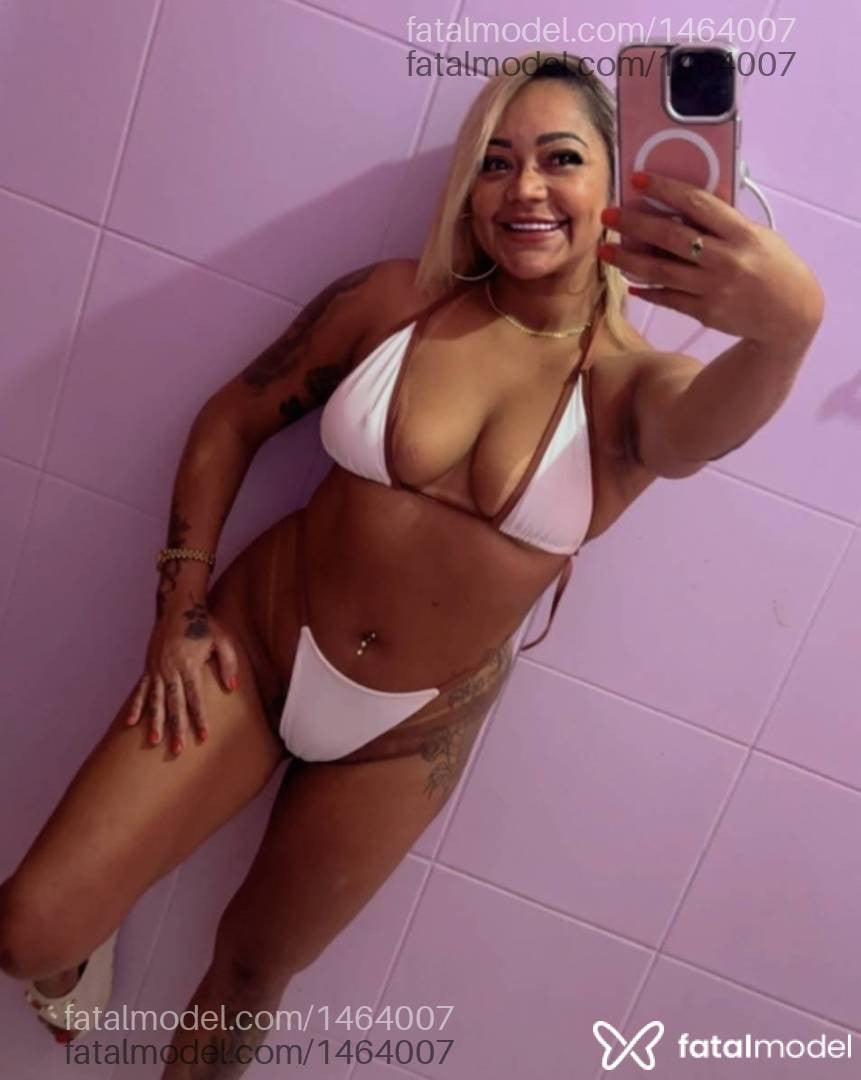 Acompanhante mulher loira (o) de olhos castanhos - Vivi Lima