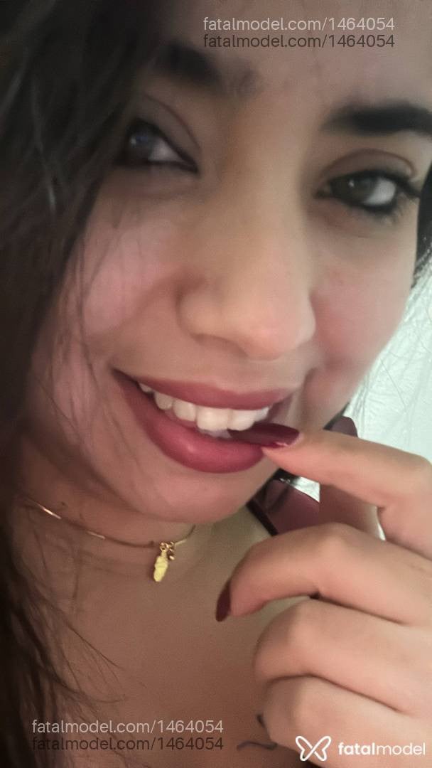 Acompanhante mulher com cabelo castanho de olhos castanhos - Nicolly