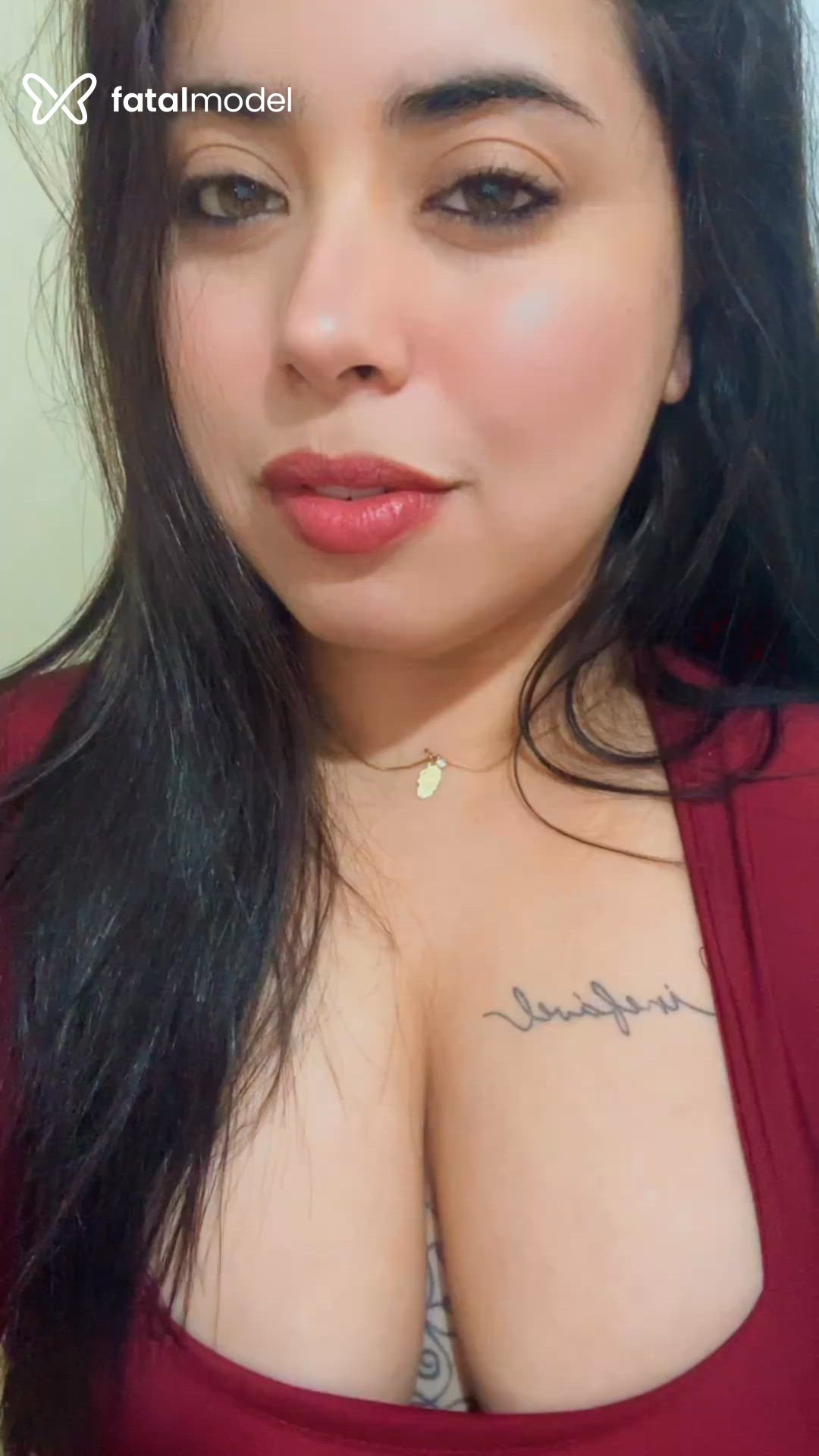 Acompanhante mulher com cabelo castanho de olhos castanhos em Pelotas Acompanhante mulher com cabelo castanho de olhos castanhos em Pelotas - Nicolly