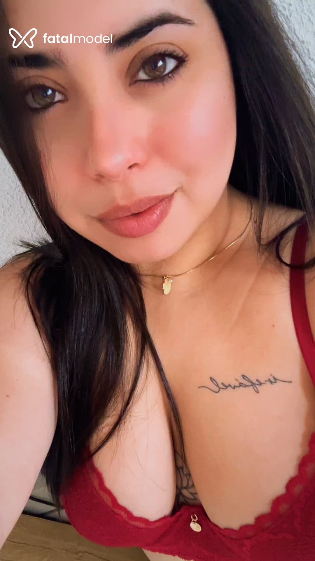 Acompanhante mulher com cabelo castanho de olhos castanhos em Pelotas Acompanhante mulher com cabelo castanho de olhos castanhos em Pelotas - Nicolly