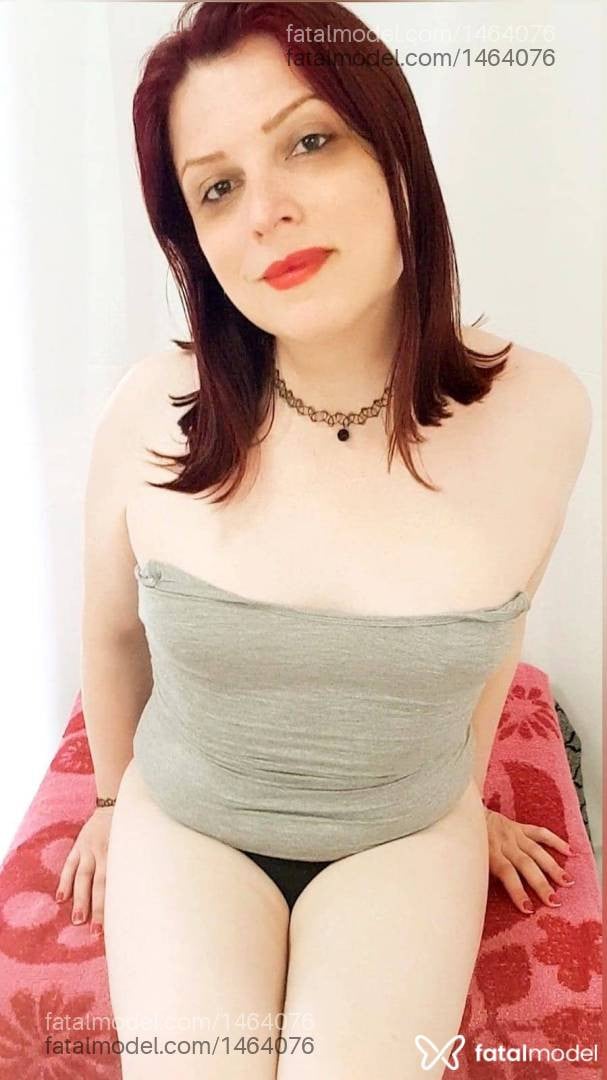 Acompanhante mulher trans ruiva (o) de olhos castanhos - Victoria Rivera