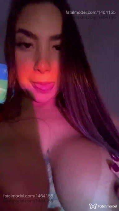 Acompanhante mulher com cabelo castanho de olhos castanhos em Virtual - Angel Victoria