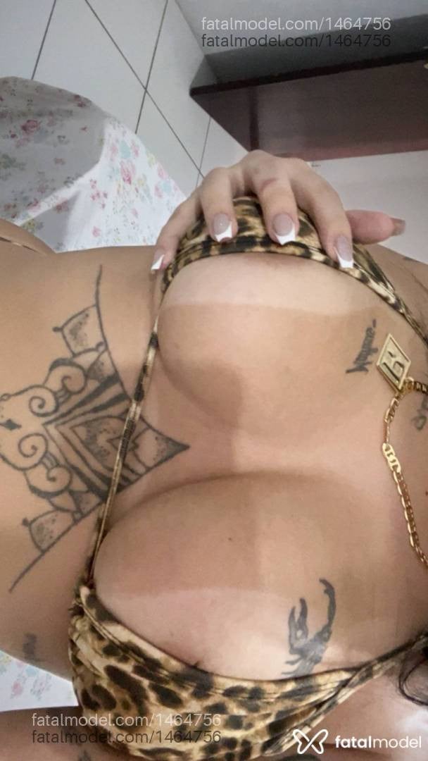 Acompanhante mulher com cabelo castanho de olhos verdes em Montes Claros - Ana Júlia