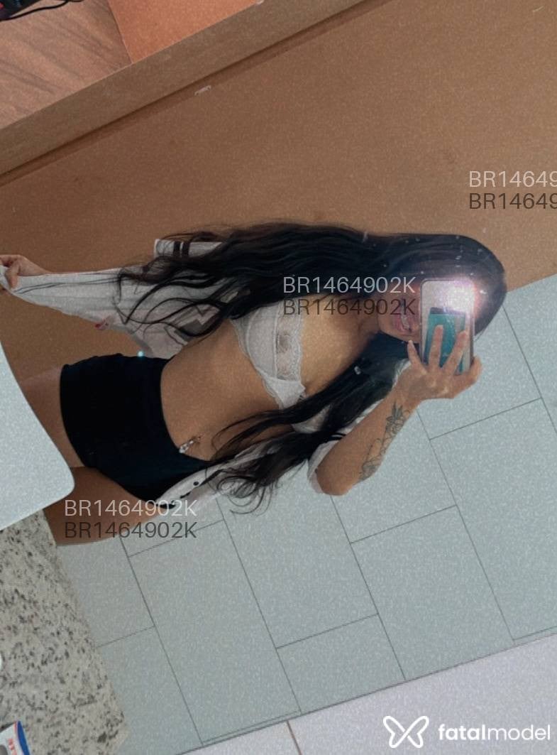Acompanhante mulher com cabelo castanho de olhos verdes - Liz