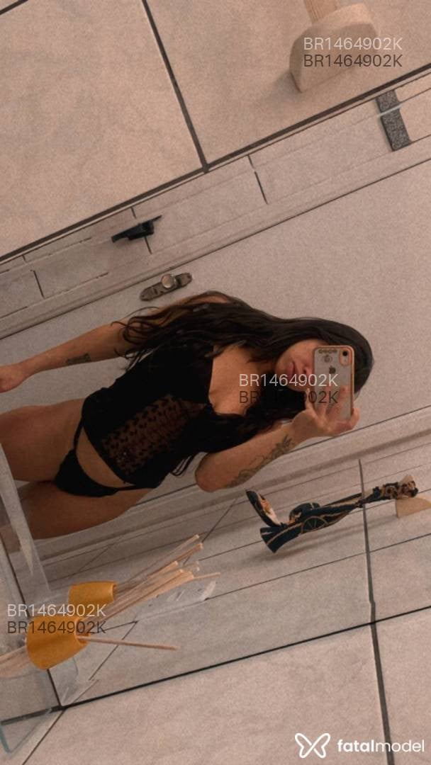 Acompanhante mulher com cabelo castanho de olhos verdes - Liz