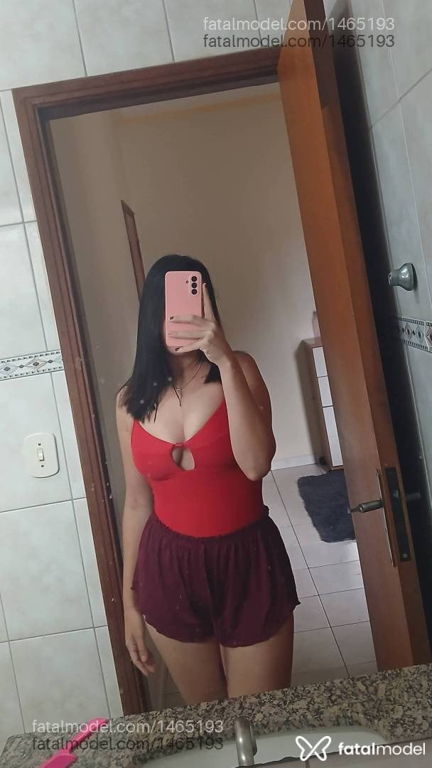 Acompanhante mulher morena (o) de olhos castanhos - Alinne