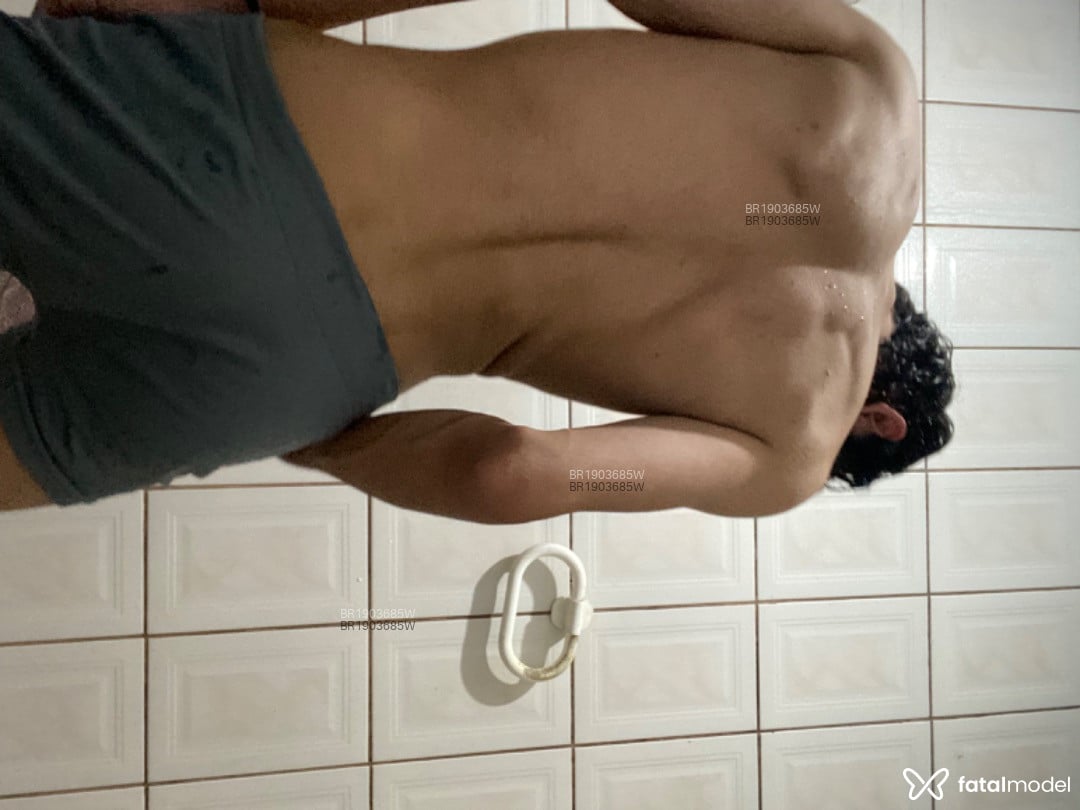 Acompanhante homem com cabelo castanho de olhos castanhos em São Paulo Acompanhante homem com cabelo castanho de olhos castanhos em São Paulo - Swayze